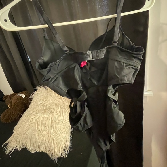 Tons of clothes! Closet clean out :) everything im selling for cheap! - Picture 15 of 15